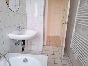 Sanierte 3,5 Zimmer-KDB Wohnung (ca. 70 qm) mit Einbauküche und Balkon / Holsterhausen – 45145 Essen – Vorschaubild 6