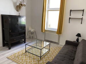 Möblierte 2 Zi-Whg. ( 60 qm) mit HH-Terrasse zu vermieten. – 65185 Wiesbaden – Vorschaubild 1