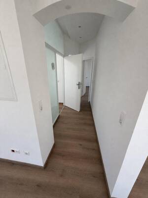 Kernsanierte 90-m²-Wohnung mit großzügiger Terrasse in vollständig saniertem Mehrfamilienhaus – 69469 Mannheim – Vorschaubild 4