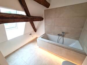 Moderne helle Dachgeschosswohnung mit Einbauküche, Stellplatz – 7743 Jena – Vorschaubild 5