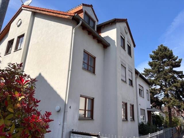 Ein Zuhause, das für Sie arbeitet - solides 5-Familienhaus mit Herz, Rendite und viel Raum für Zukunftswachstum – Mainz – Bild 1 von 7