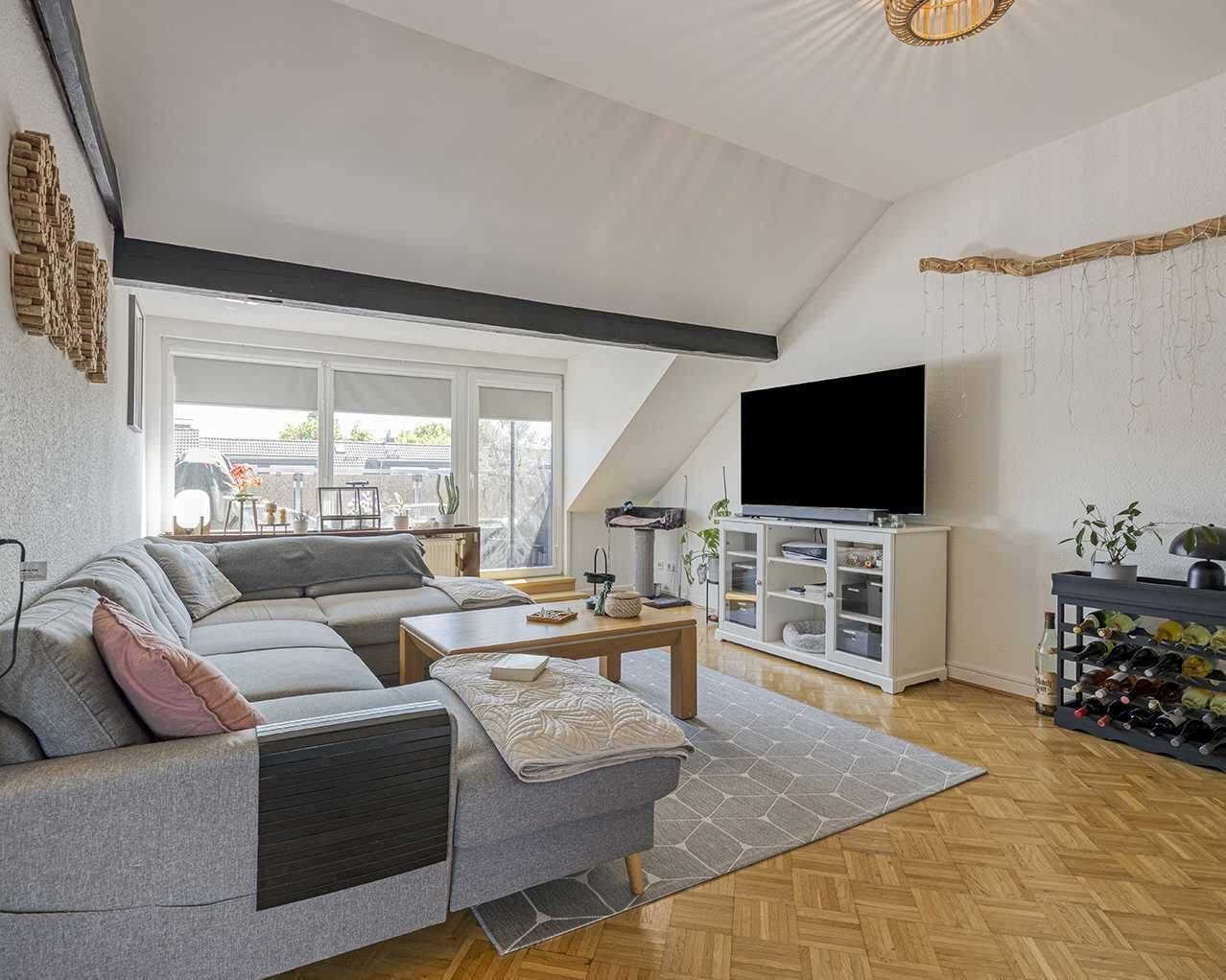 Lichtdurchflutete 3-Zimmer-Dachgeschosswohnung mit Stellplatz in Ratingen-Ost – Ratingen – Vorschaubild 4
