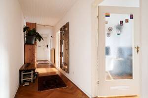 Altbaucharme trifft Zukunftsperspektive! 3,5-Zimmerwohnung mit Loggia im denkmalgeschützten Haus – 81669 München – Vorschaubild 4