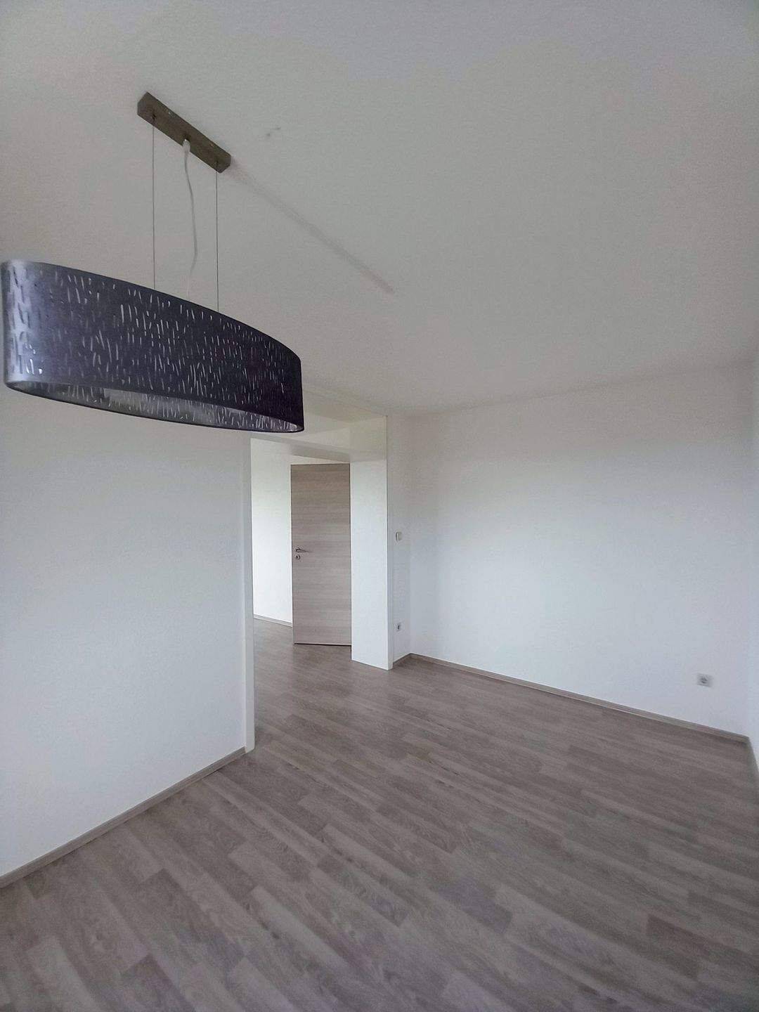 Großzügige 4-Zimmer-Eigentumswohnung mit Fernblick – Neu-Ulm – Vorschaubild 5