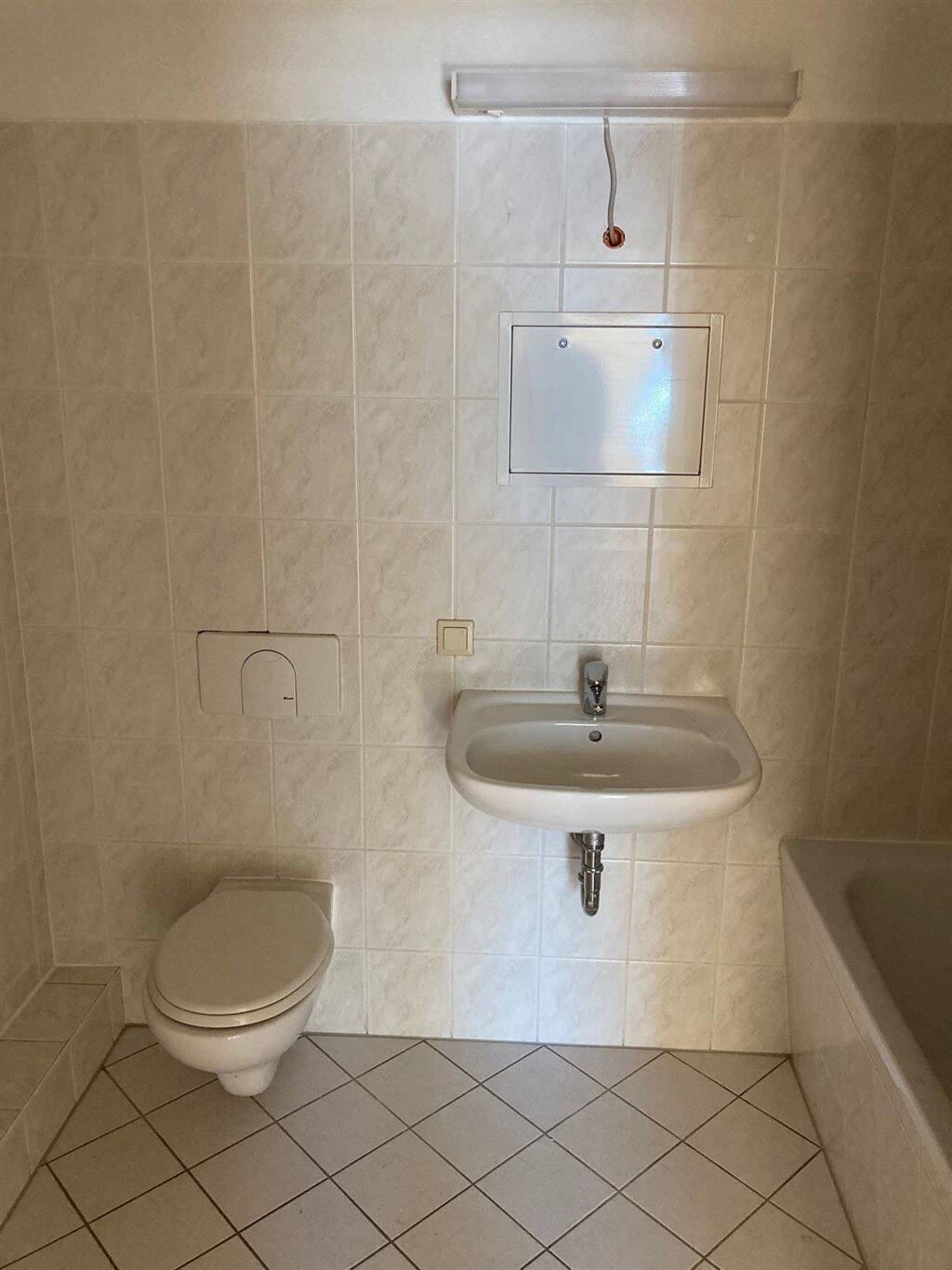 WOHNUNG GESUCHT? ...3 Zimmer + Balkon + Stellplatz + Aufzug im Haus :) – Chemnitz – Vorschaubild 6