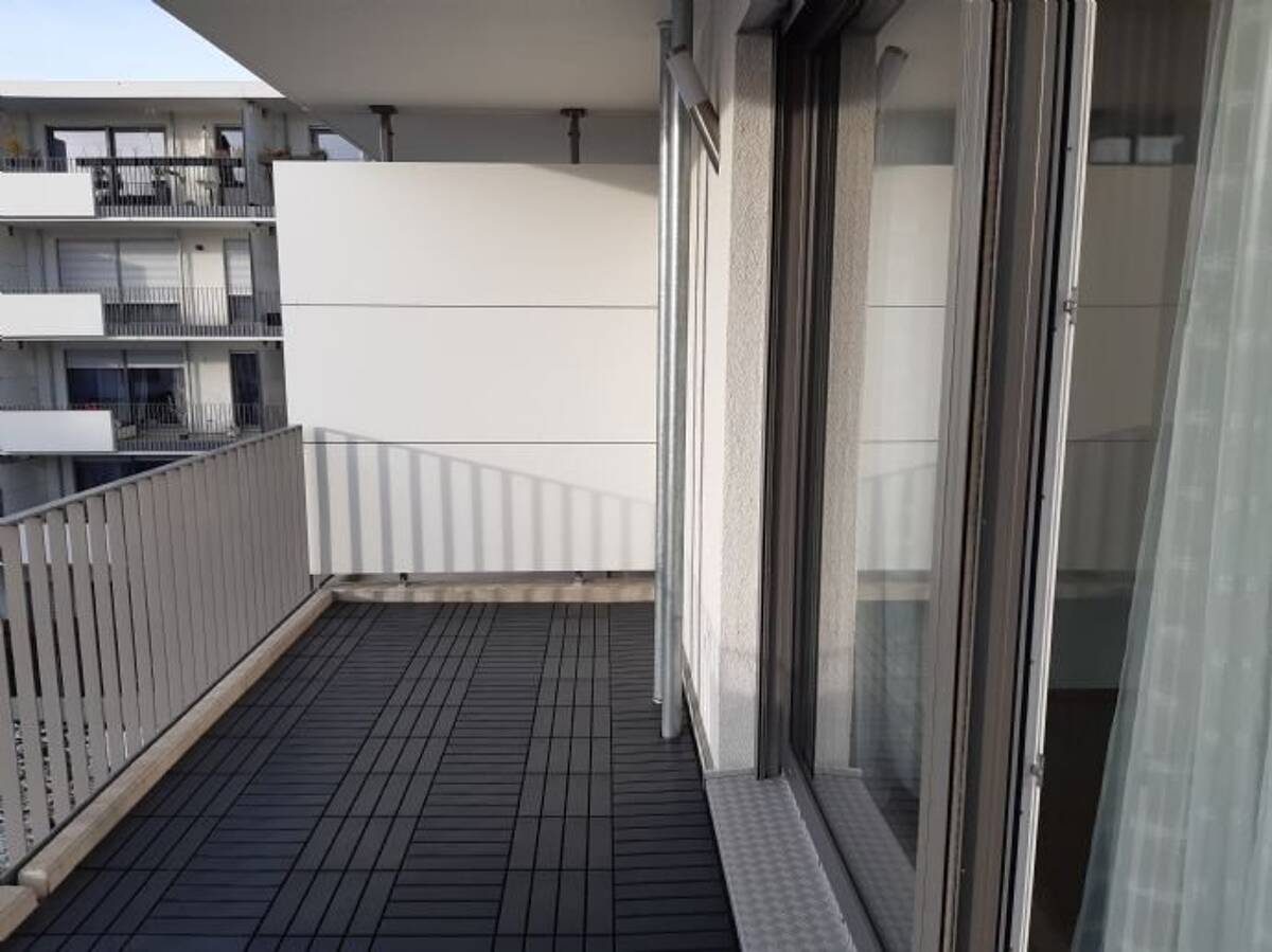 Lichtdurchflutete 2 Zimmer Wohnung mit SW-Balkon und Einbauküche, großzügig geschnitten – 81249 München – Bild 1 von 9