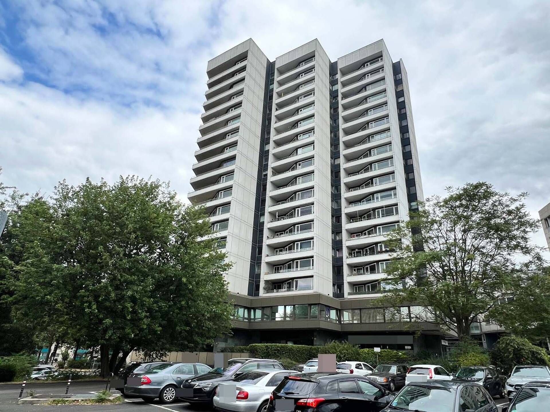 Etagenwohnung in 51065 Köln mit 90 m² kaufen