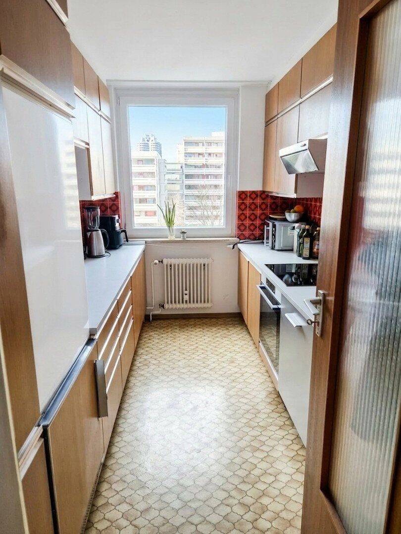 Top-Lage am Olympiapark - 3-Zimmer-Wohnung mit Südbalkon & TG in Schwabing-West – München – Vorschaubild 9