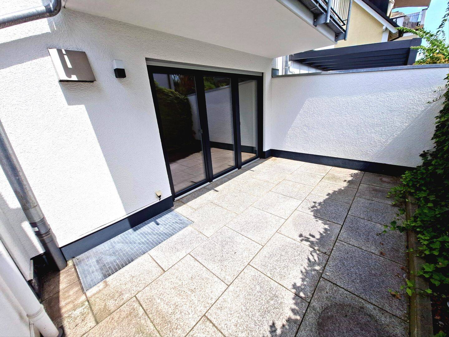 Familienfreundliches 5-Zimmer-Reihenhaus mit Dachterrasse und Hobbyraum – München – Vorschaubild 8