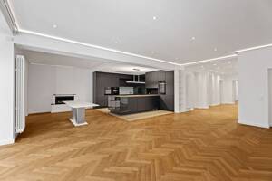 Zeitlose Architektur, exklusives Ambiente: topsanierte Gartenwohnung, 211 m², 3 Bäder, Terrasse – 40476 Düsseldorf – Vorschaubild 2