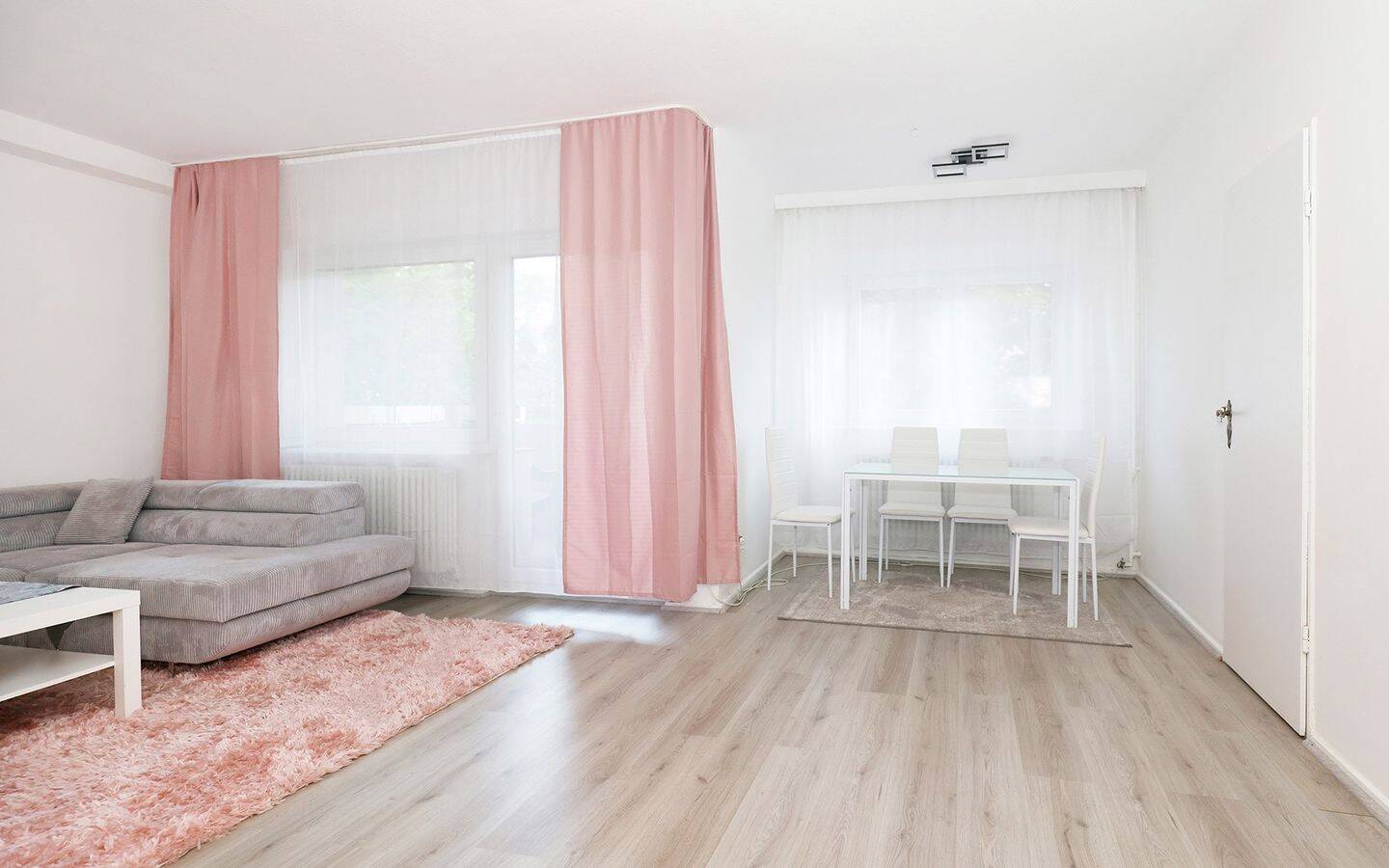 Helle ca. 68m² 2-Zimmer-Wohnung! Sofort bezugsfrei! Perfekter Schnitt! Westbalkon! Stellplatz!