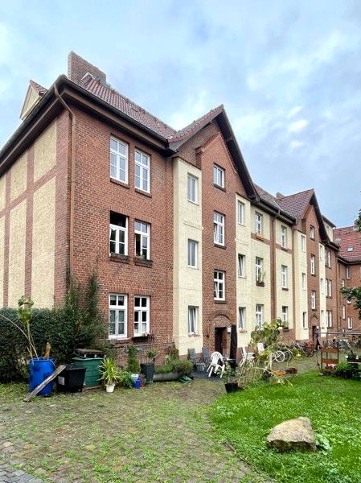 Frisch renovierte 2-Zimmer-Wohnung im Altbau! – 7743 Jena – Bild 1 von 9
