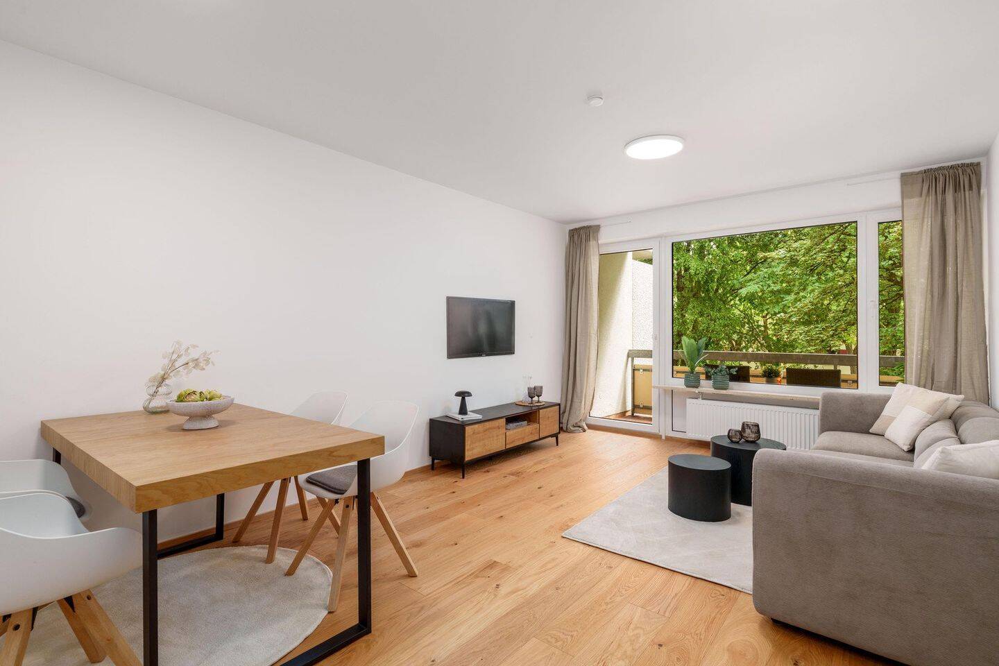 Erstbezug nach Modernisierung: Helle 3-Zimmerwohnung mit Balkon - provisionsfrei & WG-geeignet – München – Vorschaubild 3