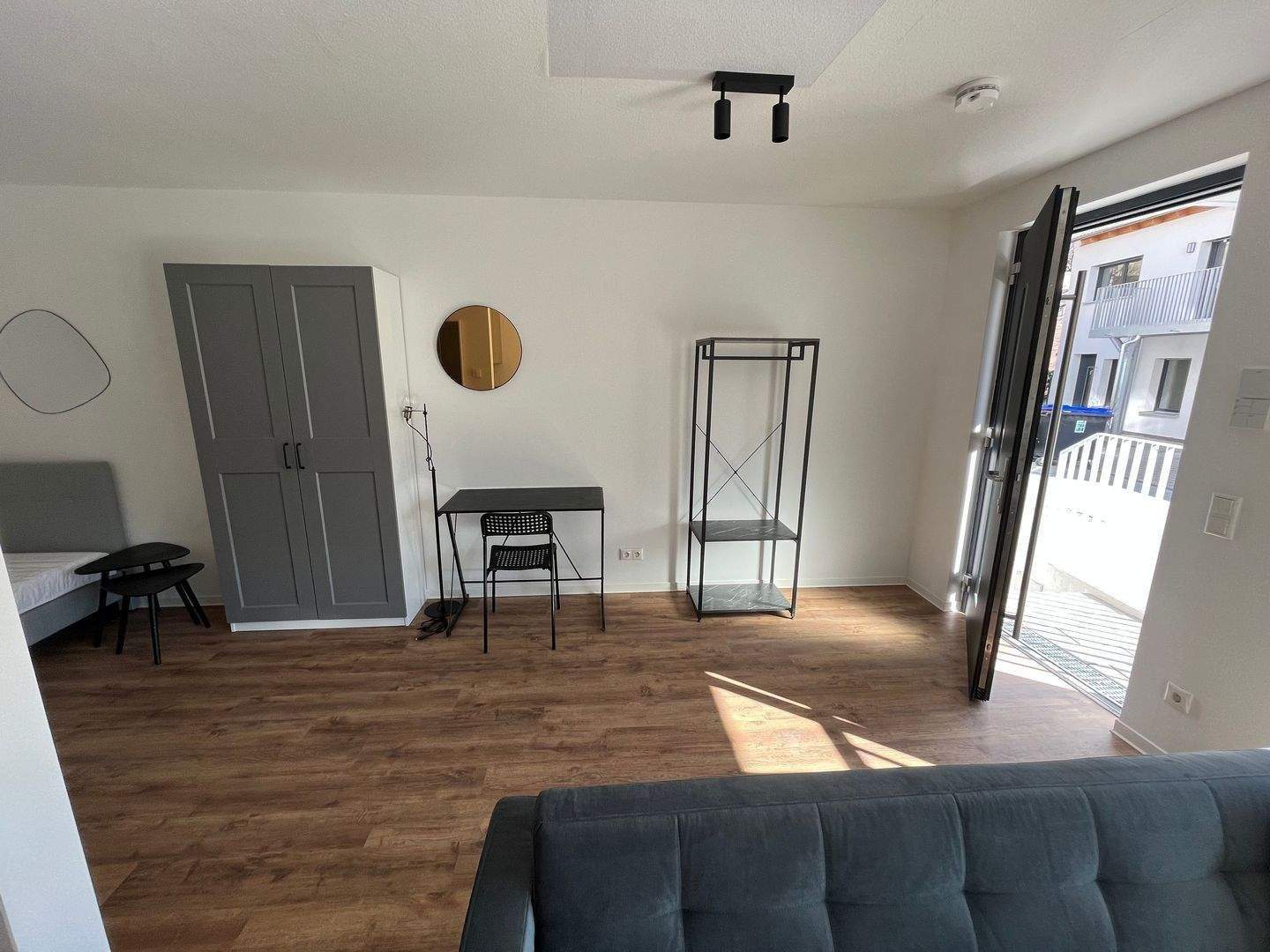 Modern möblierte 1-Zimmer-Single-Wohnung! – Nürnberg – Vorschaubild 2