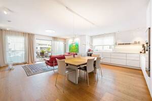Top-Wohnlage im Herzen Stuttgarts! Exklusive, barrierefreie 4,5-Zimmer-Wohnung – 70176 Stuttgart – Vorschaubild 2