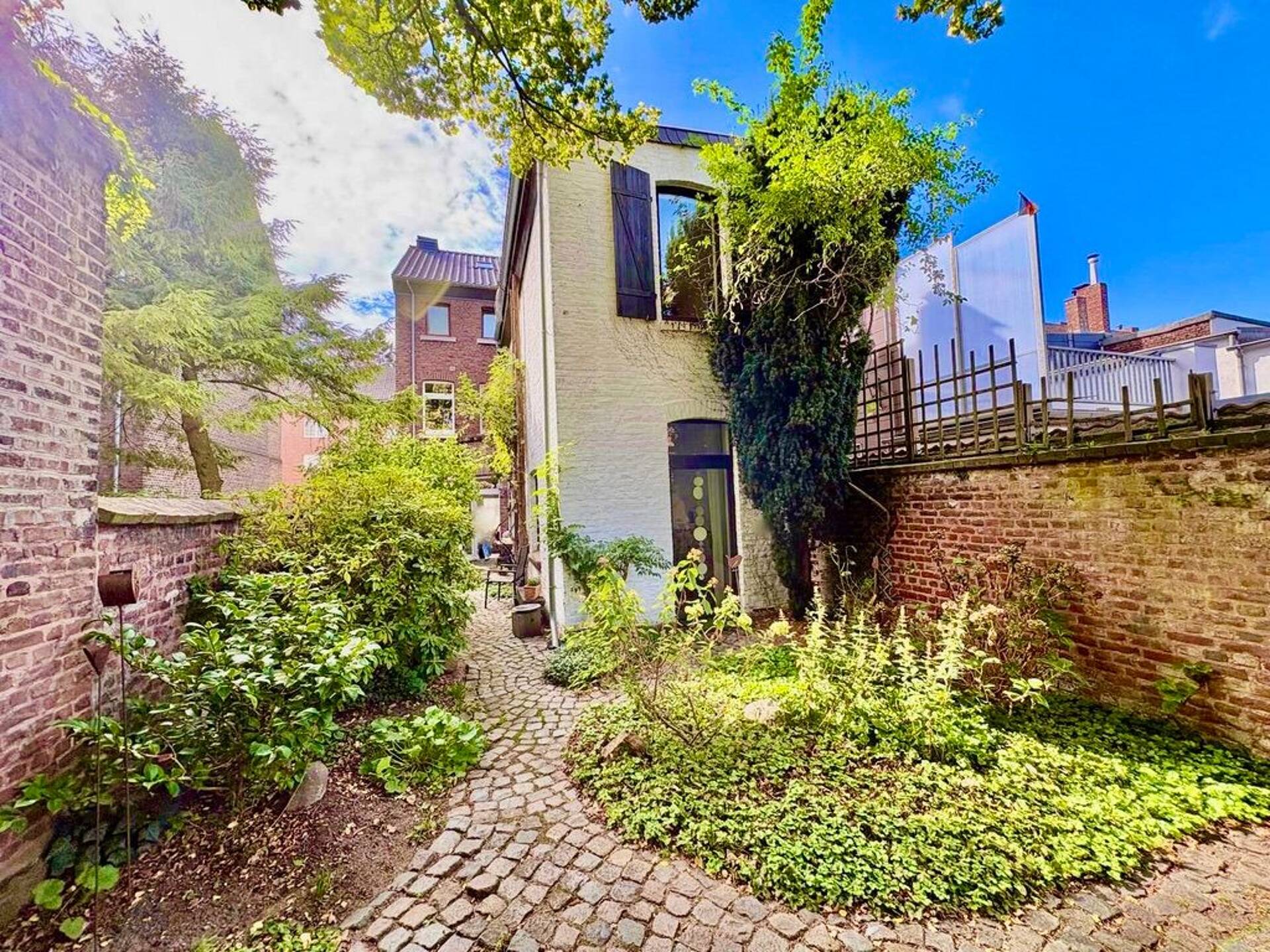 Haus in 41236 Mönchengladbach mit 230 m² kaufen
