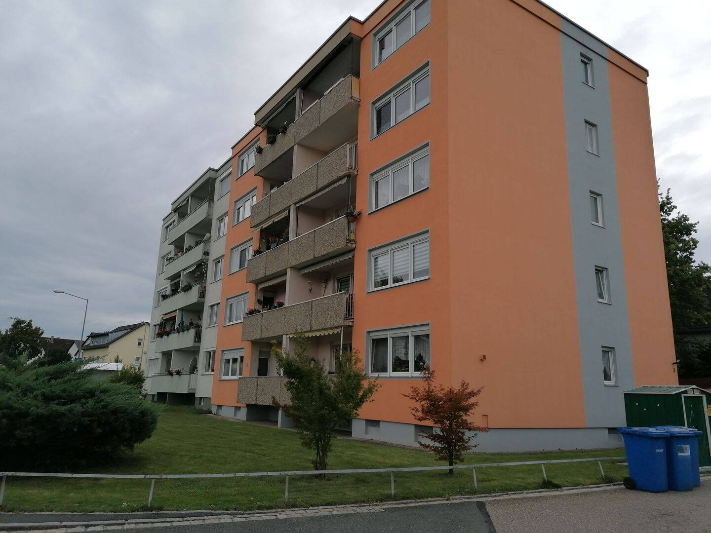 3- Zimmerwohnung mit Balkon, Abstellraum und Garage in Altdorf – Altdorf bei Nürnberg – Bild 1 von 9