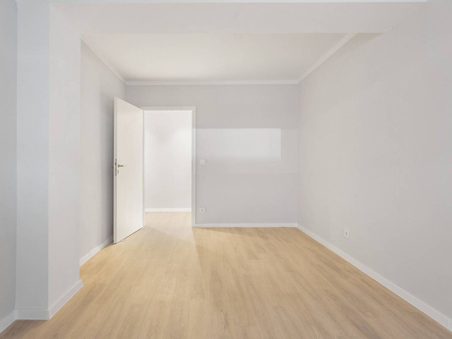 Vollständig renovierte 3-Zi.-Erdgeschosswohnung mit EBK und viel Platz – Wuppertal – Vorschaubild 6