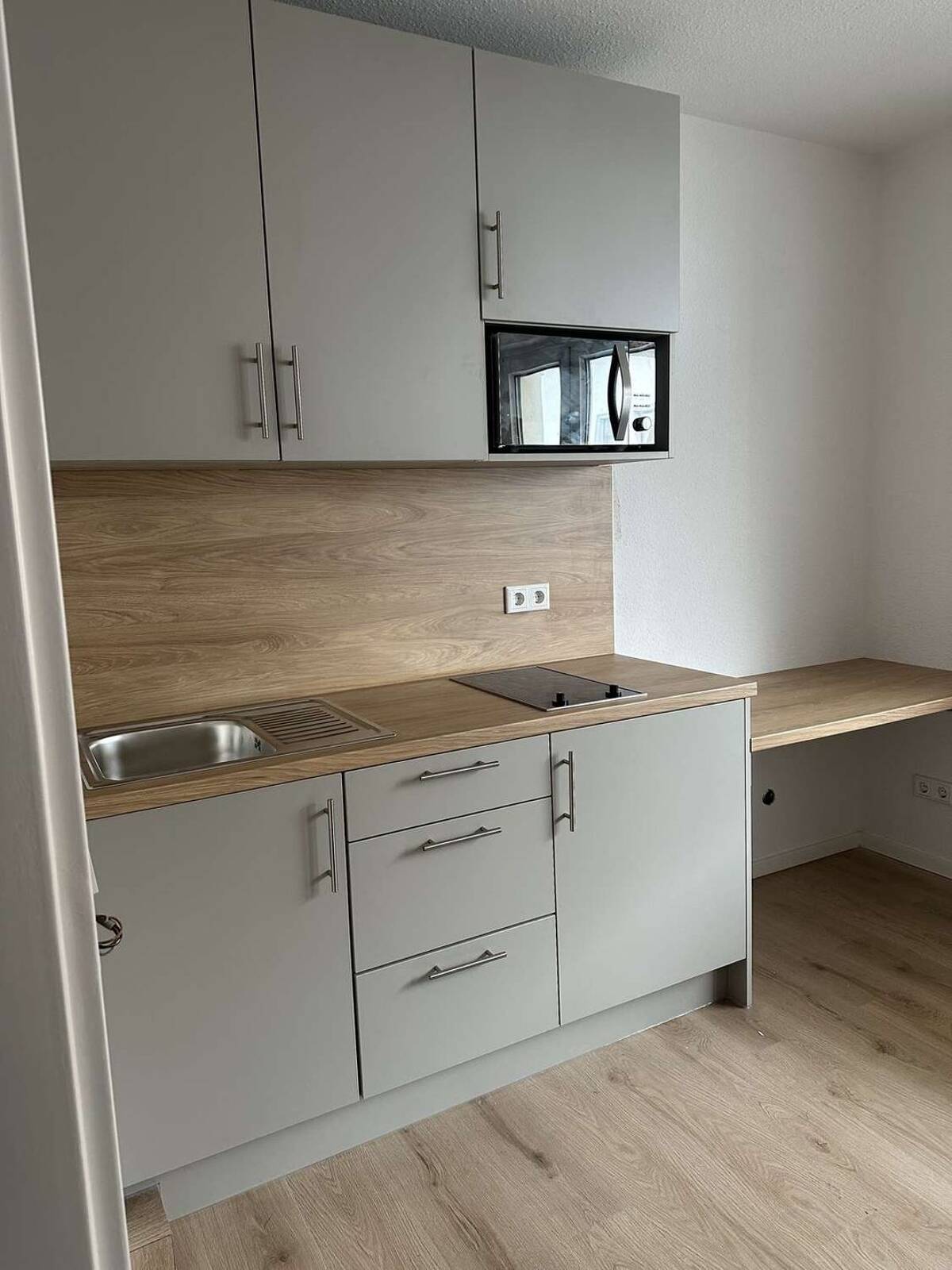Moderne, teilmöblierte 1-Zimmerwohnung: Perfekt für Zweitwohnsitz und Studenten – 63065 Offenbach am Main – Bild 1 von 4