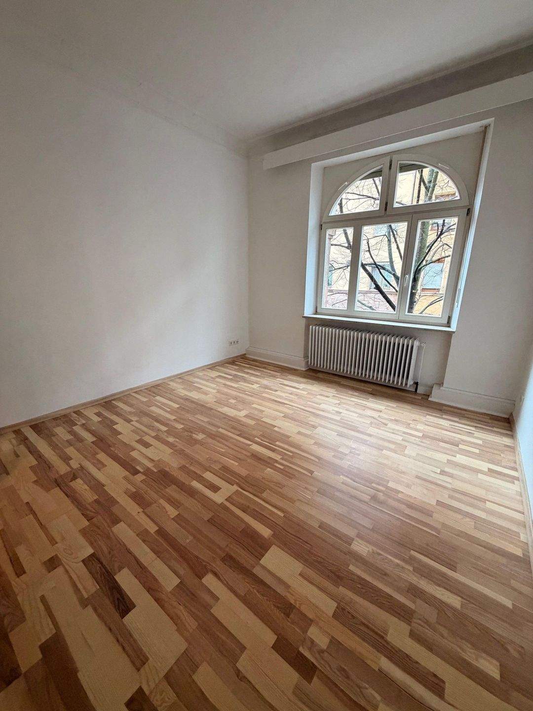 Wunderschöne 5-Zimmer-Altbau-Wohnung mit Balkon im Nürnberger Stadtteil Maximilian – Nürnberg – Vorschaubild 8