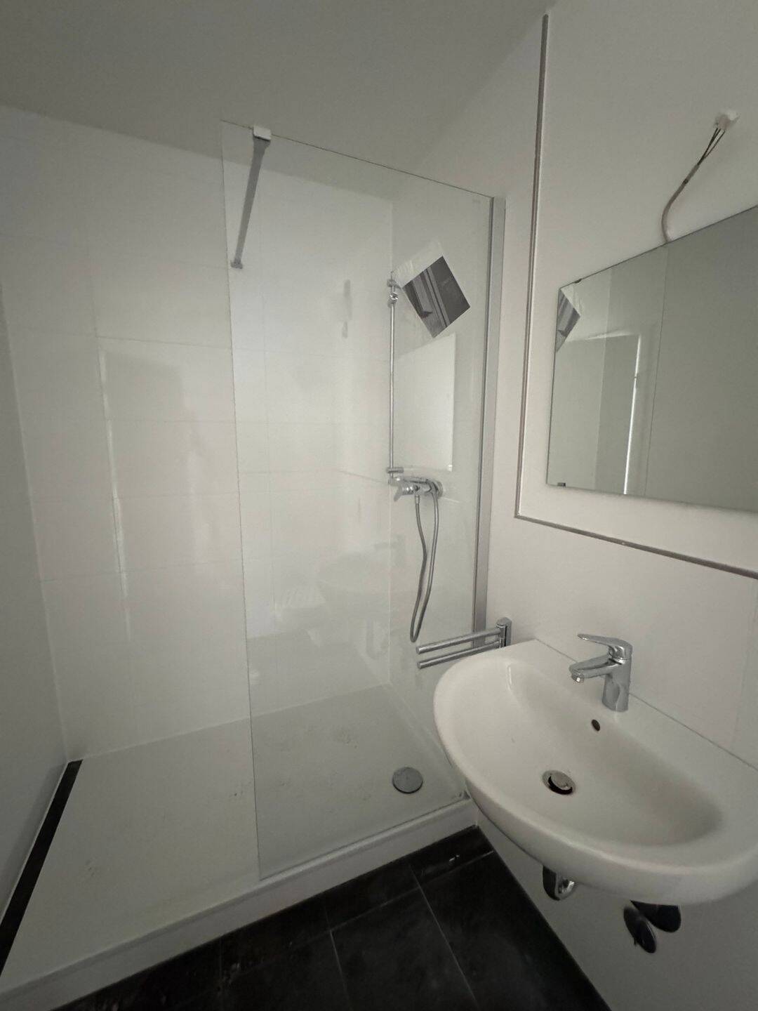 Frisch sanierte 4-Zimmer Wohnung mit Balkon – Braunschweig – Vorschaubild 2