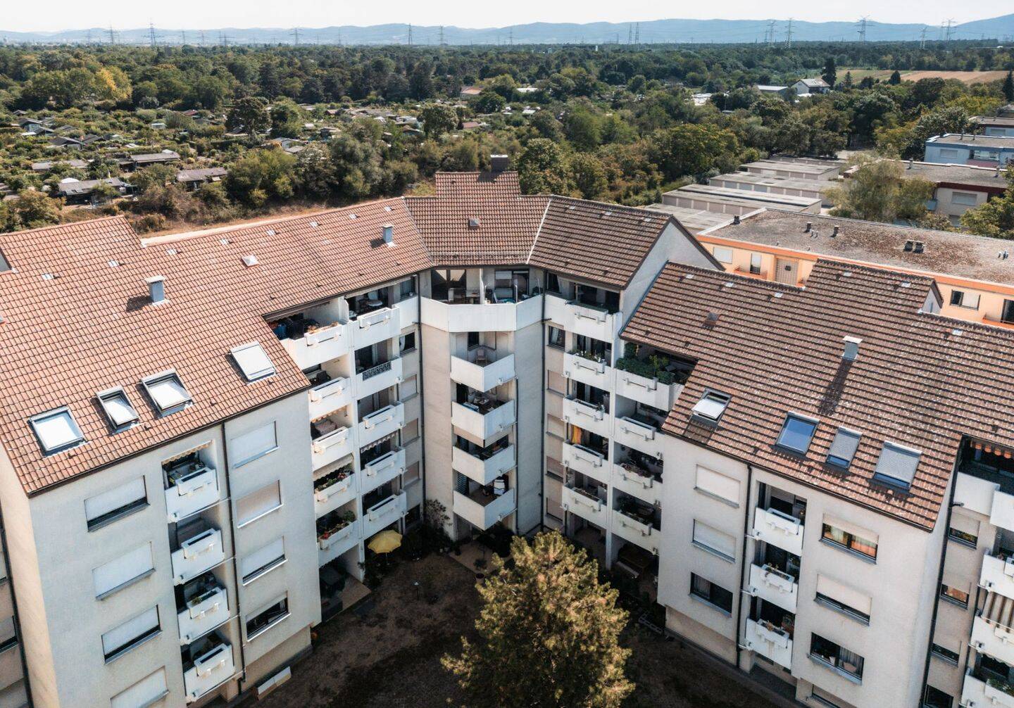 4-Zimmerwohnung mit 2 Loggien und Tiefgaragenstellplatz – Mannheim – Vorschaubild 3