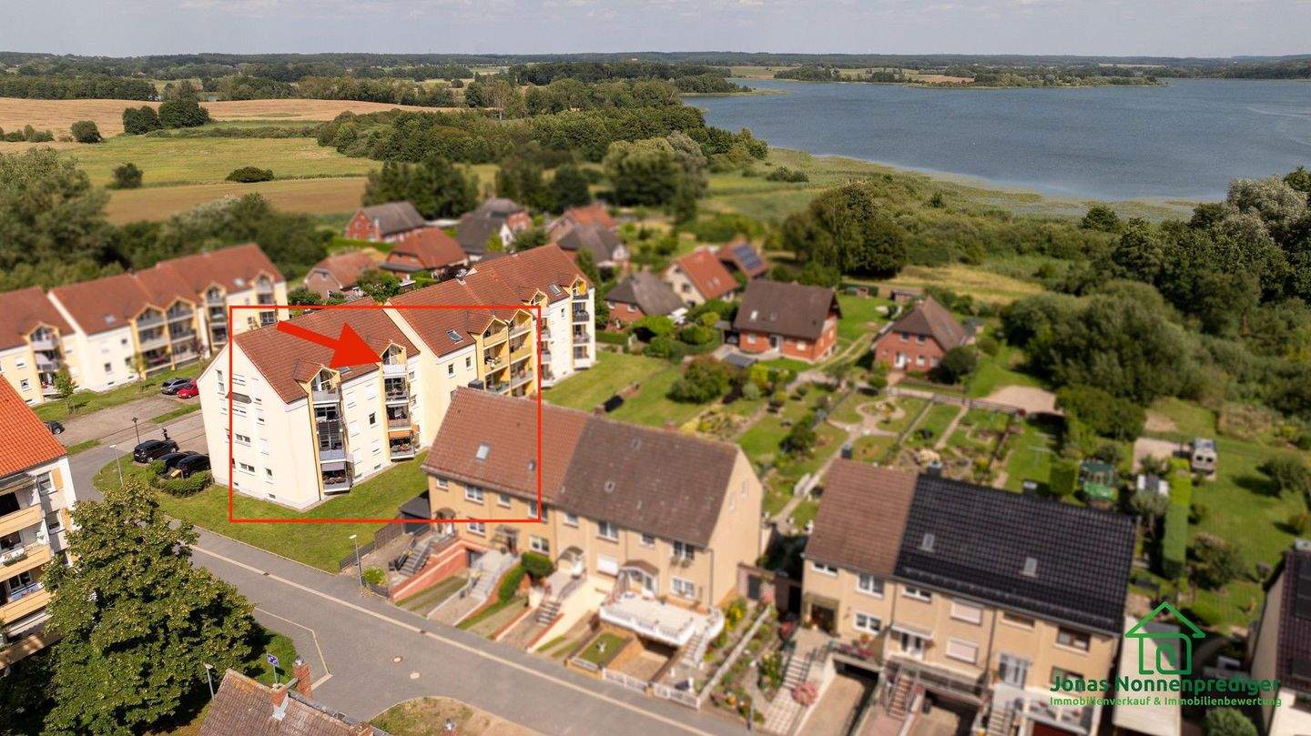 16 Eigentumswohnungen mit Balkon und Stellplatz als Kapitalanlage – Sternberg – Bild 1 von 9