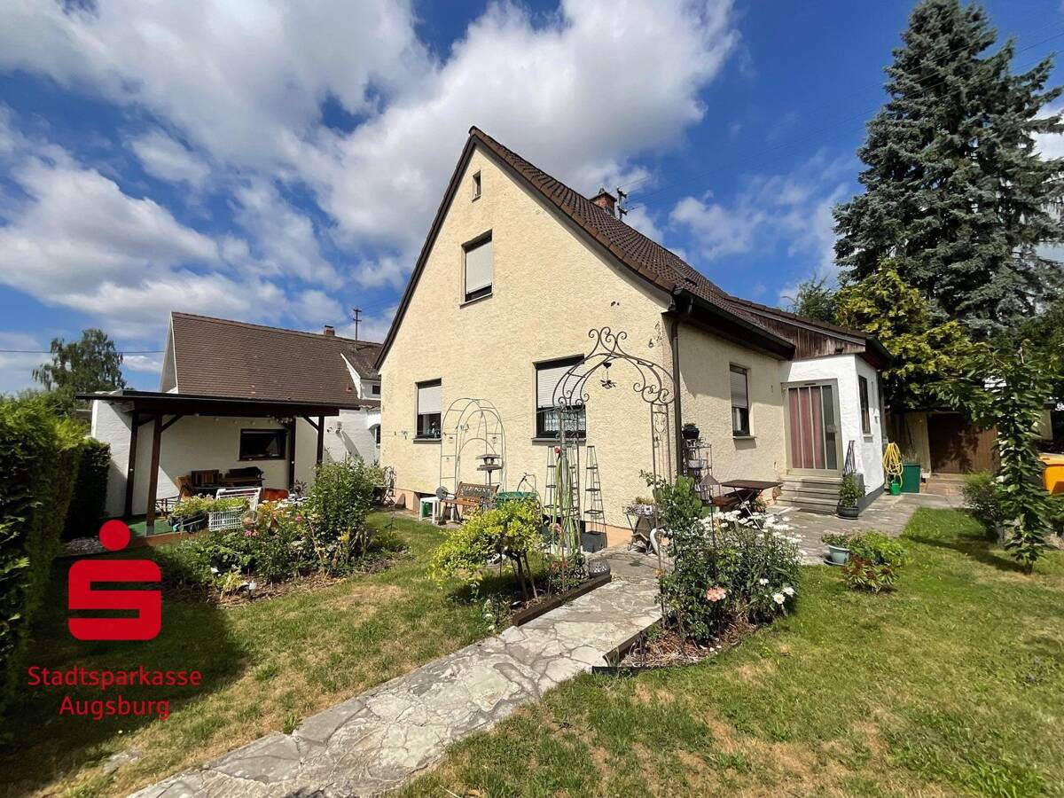 renovierungsbedürftiges Einfamilienhaus mit großzügigem Garten – 86199 Augsburg – Bild 1 von 6