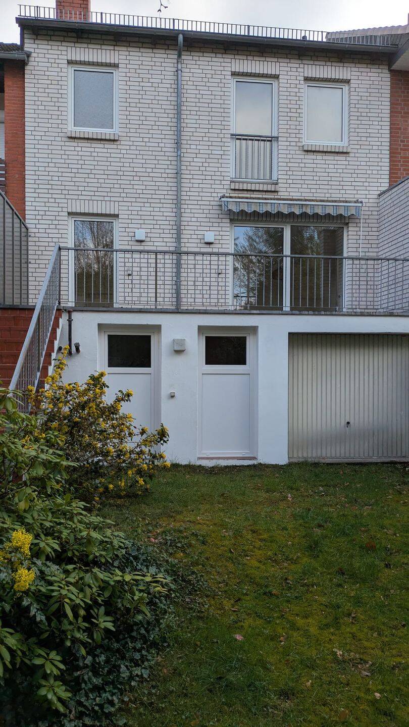 Vollunterkellertes Reihenhaus mit Garage – Bremen – Vorschaubild 2