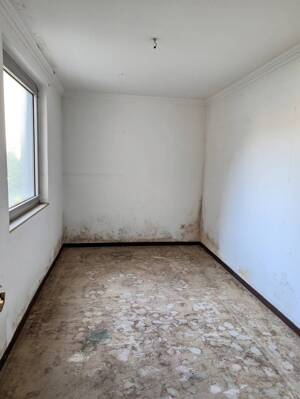 Freie Erdgeschosswohnung mit Balkon in Pempelfort ! Sanierungsprojekt für Handwerker & Investoren – 40479 Düsseldorf – Vorschaubild 4