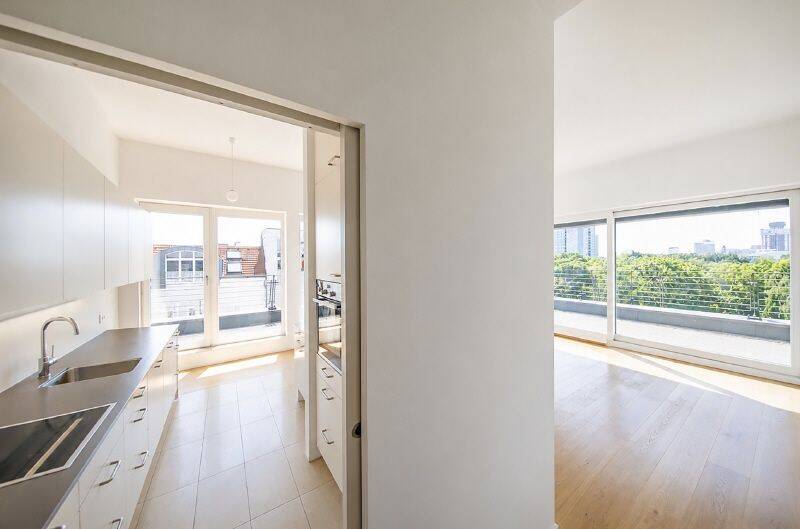 Winskiez: 114 qm DG-Whg mit Aufzug Balkon EBK u. spektakulärem Ausblick – Berlin – Vorschaubild 3