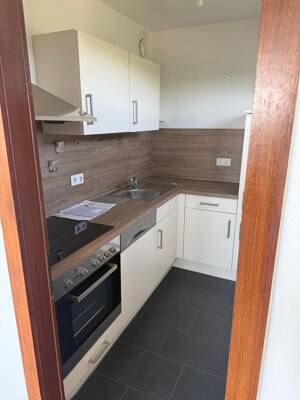 1,5-Zimmer - Einbauküche, Balkon, Stellplatz, Aufzug, Schwimmbad – 45276 Essen – Vorschaubild 2