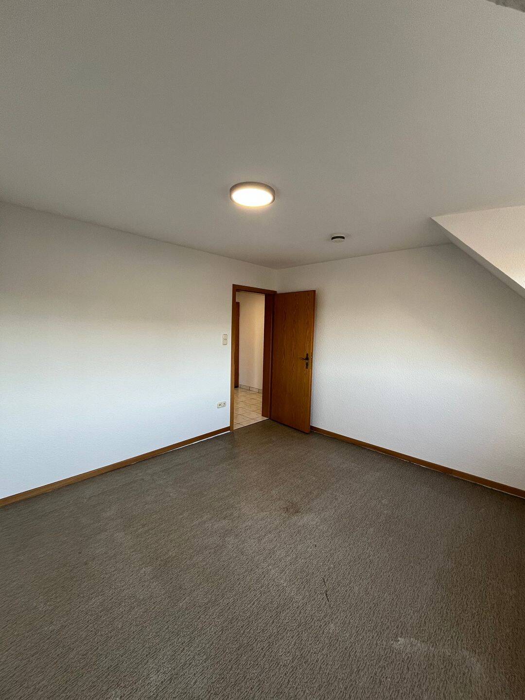Helle, lichdurchflutete und moderne Dachgeschosswohnung in Sterkrade – Oberhausen – Vorschaubild 7