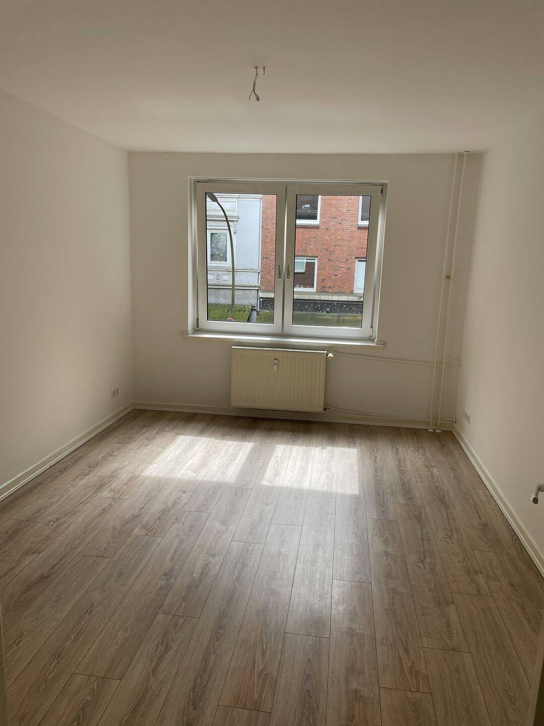 Schön 3-Zimmer-Wohnung mit Balkon mitten in der Schanze – Hamburg – Vorschaubild 2