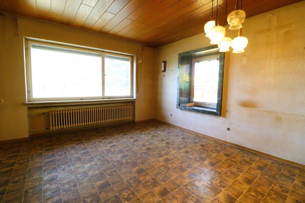 Wohnhaus mit ehemaligen Fahrzeughallen – Pfronstetten – Vorschaubild 6