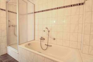 Modernisierte 2-Zi.-Whg. mit Balkon, Garage & Aufzug in ruhiger Lage von BI-Brake/Stedefreund – 33729 Bielefeld – Vorschaubild 5