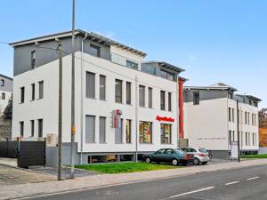Etabliertes Ärzte- und Geschäftshaus mit Zusatzpotenzial durch Penthouse-Flächen in Mainz