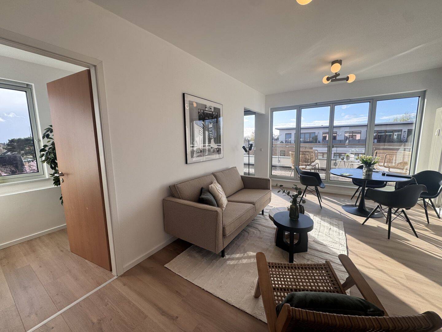 Zum Einziehen verführt! Charmante und sonnige 2 Zimmer in Berlin ** Provisionsfrei** – Berlin – Bild 1 von 9