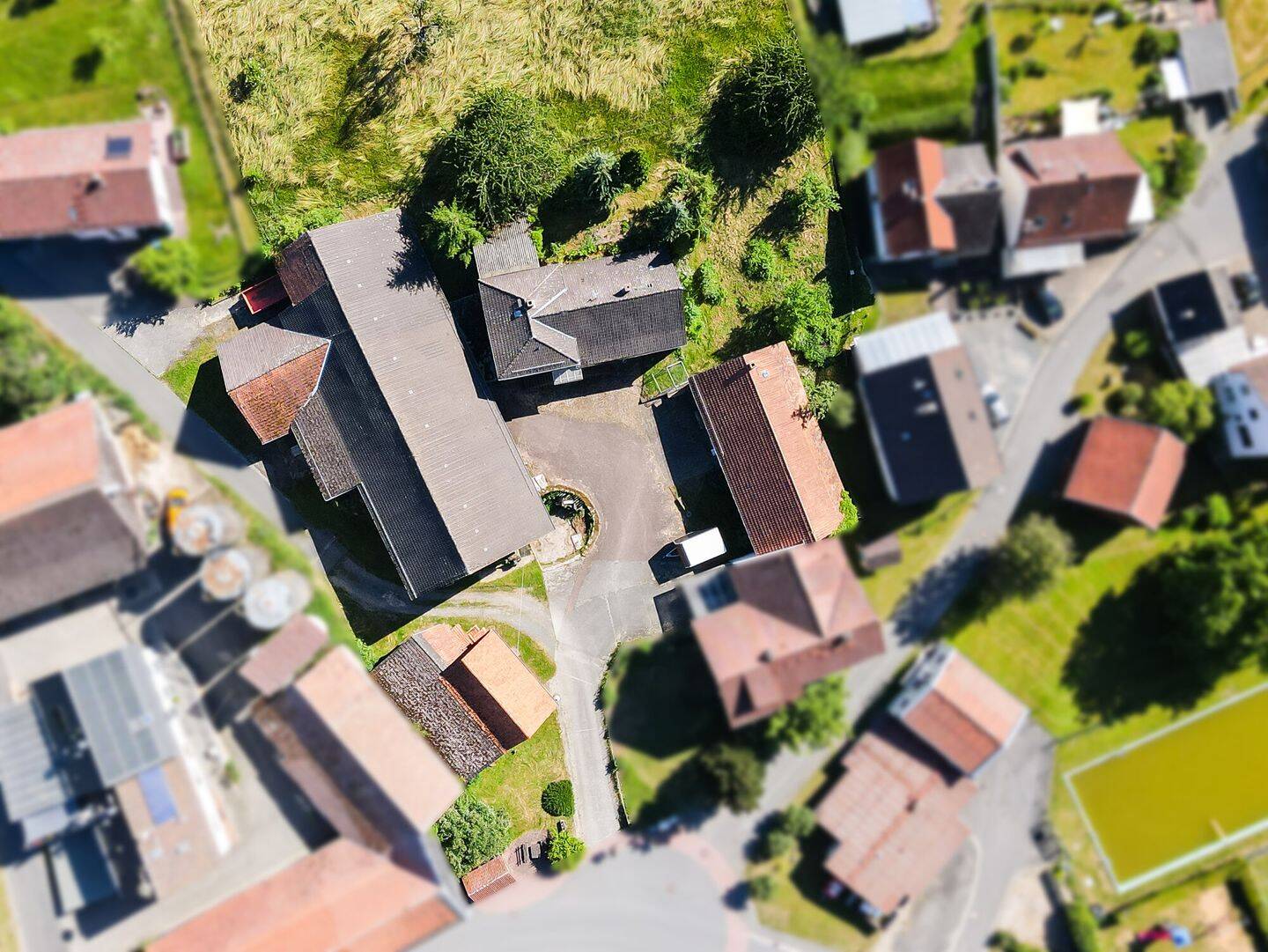 Einmalige Chance: Hofreite mit Nebengebäuden & Stallungen am Ortsrand in unmittelbarer Naturnähe! – Erbach – Vorschaubild 2