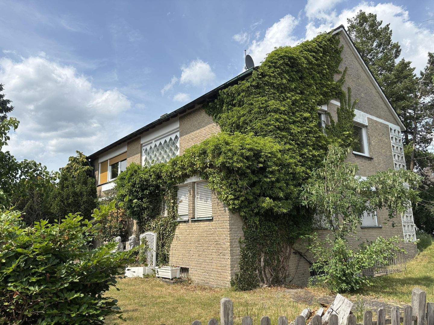 Sehr geräumiges Wohnhaus auf großem Grundstück in Olfen! – Olfen – Bild 1 von 9