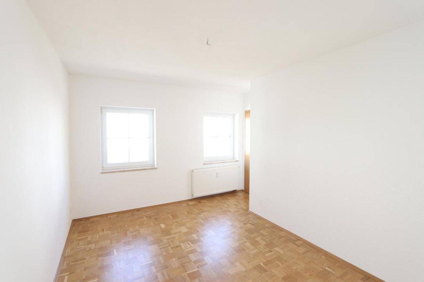 Außergewöhnliche Wohnung in toller Lage! Parkett, Wintergarten, Balkon/Terrasse – Chemnitz – Vorschaubild 4