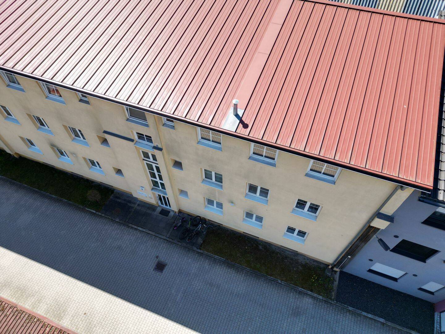 Helle, schöne 3 Zimmer Dachgeschoß Wohnung, SOFORT VERFÜGBAR – Ingolstadt – Vorschaubild 2