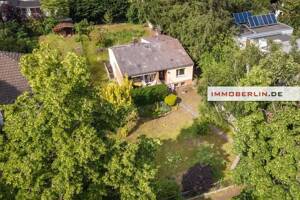 IMMOBERLIN.DE - Reizvoller Bungalow mit Potenzial in Premiumlage beim Tegeler Fließ – 13467 Berlin – Vorschaubild 1