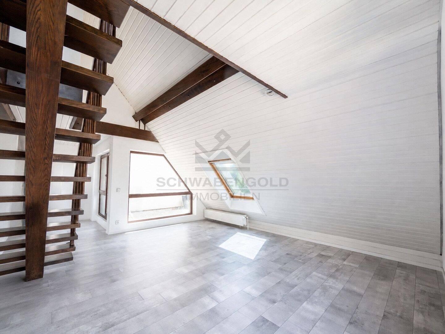 * Über den Dächern von Stuttgart-Zuffenhausen: Maisonette-Wohnung mit Terrasse, Grünblick & TG * – Stuttgart – Vorschaubild 2