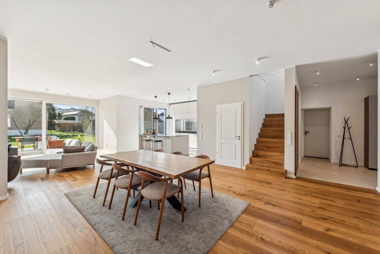 Einziehen und wohlfühlen: Modernes Einfamilienhaus mit hochwertiger Ausstattung und Südterrasse – Bonn – Vorschaubild 4