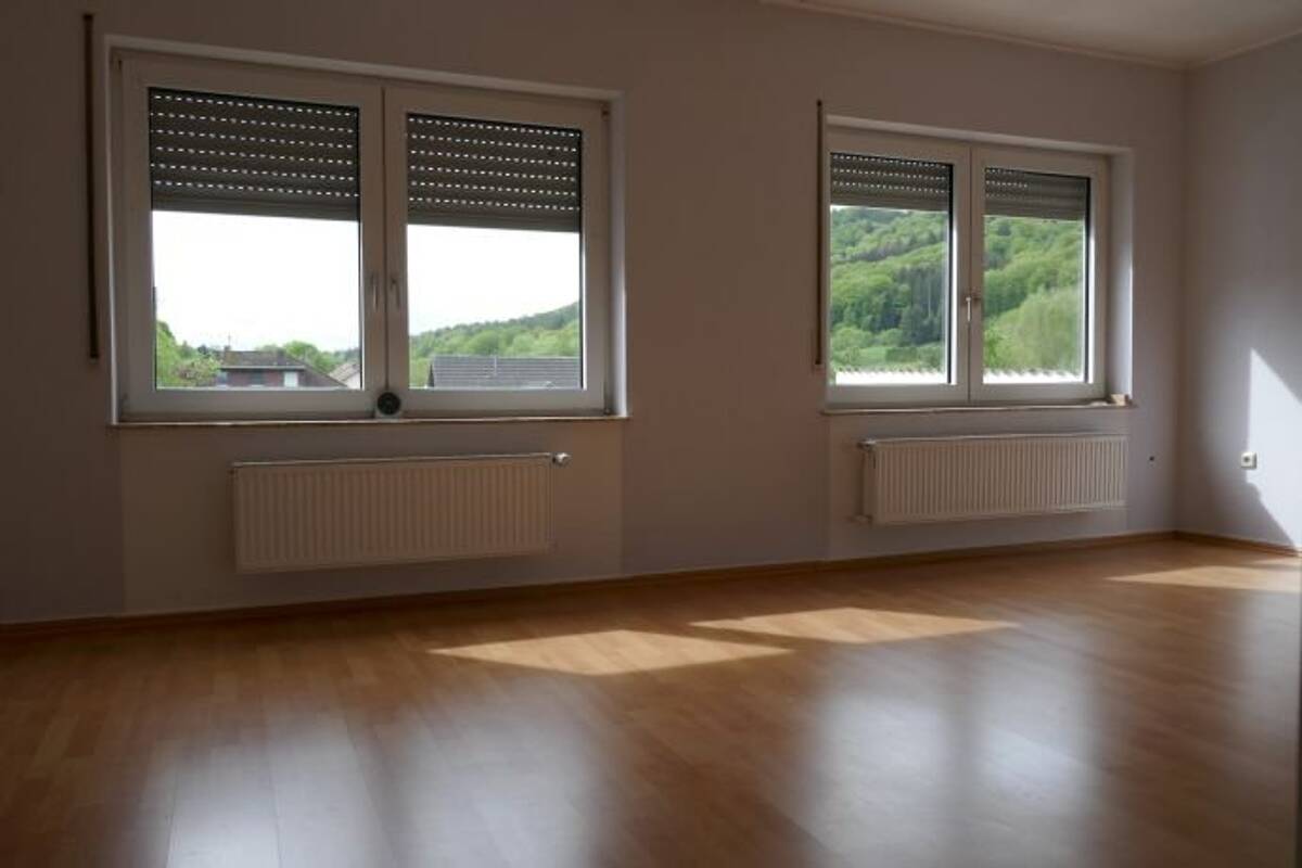 4-Zimmer-Wohnung im 1. OG mit ca. 100m² Wfl. – 54668 Prümzurlay – Bild 1 von 9