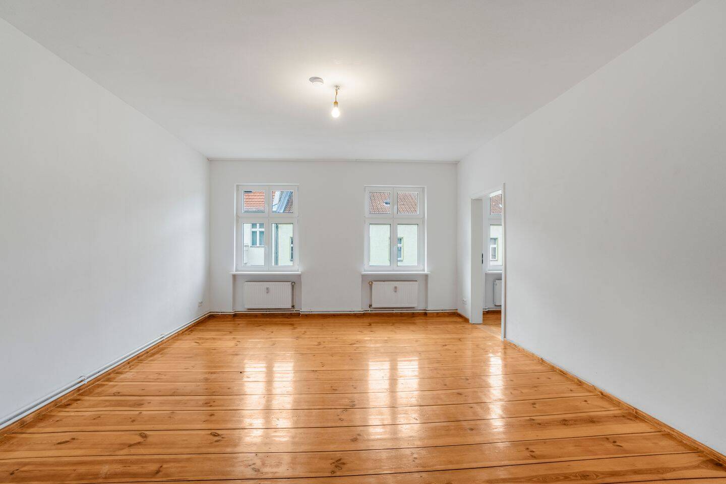 Historischer Charme trifft zeitgemäße Eleganz - 2-Zimmer-Altbau in Neukölln