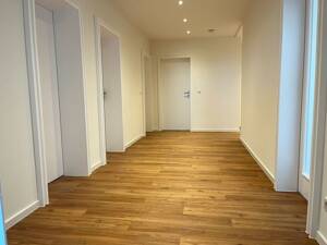 Neues Familien-Zuhause! Modernisierte 4 Zimmer mit Umlaufbalkon, 2 neue Bäder, neuer Boden, Aufzug – 50968 Köln – Vorschaubild 8