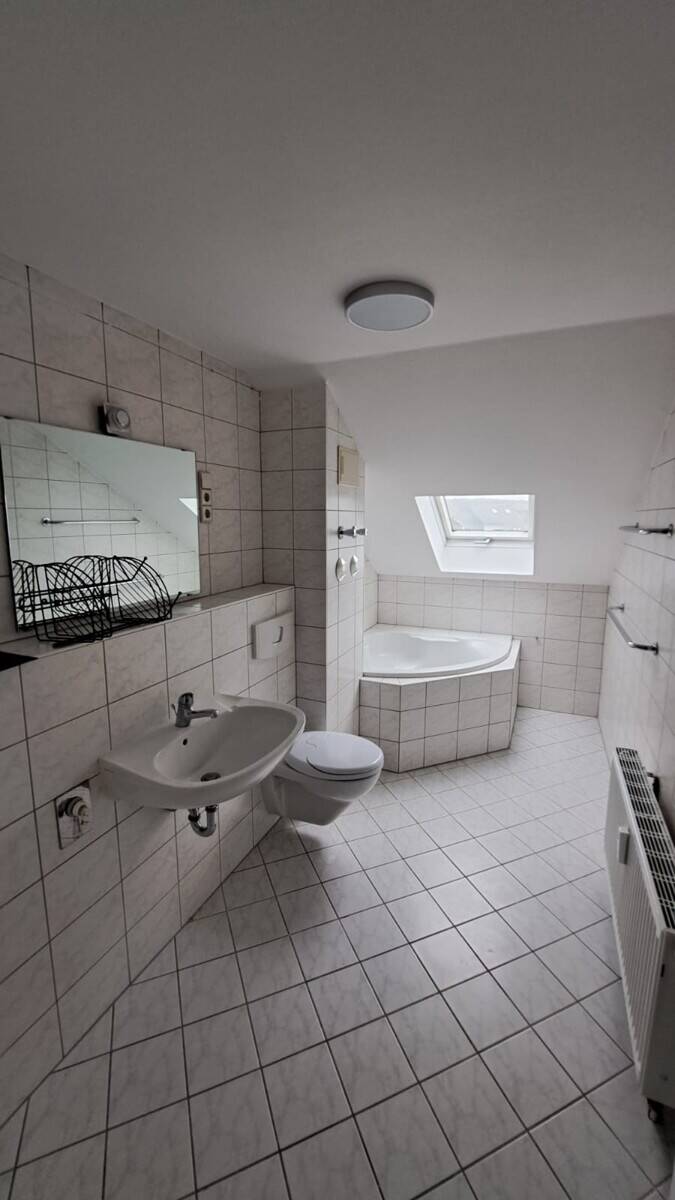 bezugsfertige 3-Raumwohnung in der Innenstadt, 5. Etage mit Aufzug – Chemnitz – Vorschaubild 7