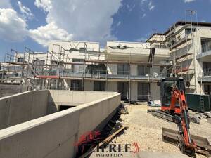 4-Zi.-Wohnung im 2. OG, Balkon, inkl. neuer Einbauküche, Aufzug! KFW 40-QNG-Standard! – 73084 Salach – Vorschaubild 2